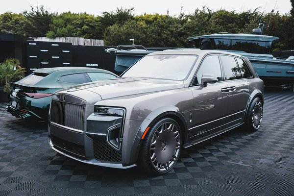 What are the top features to look for in a motorcycle helmet?